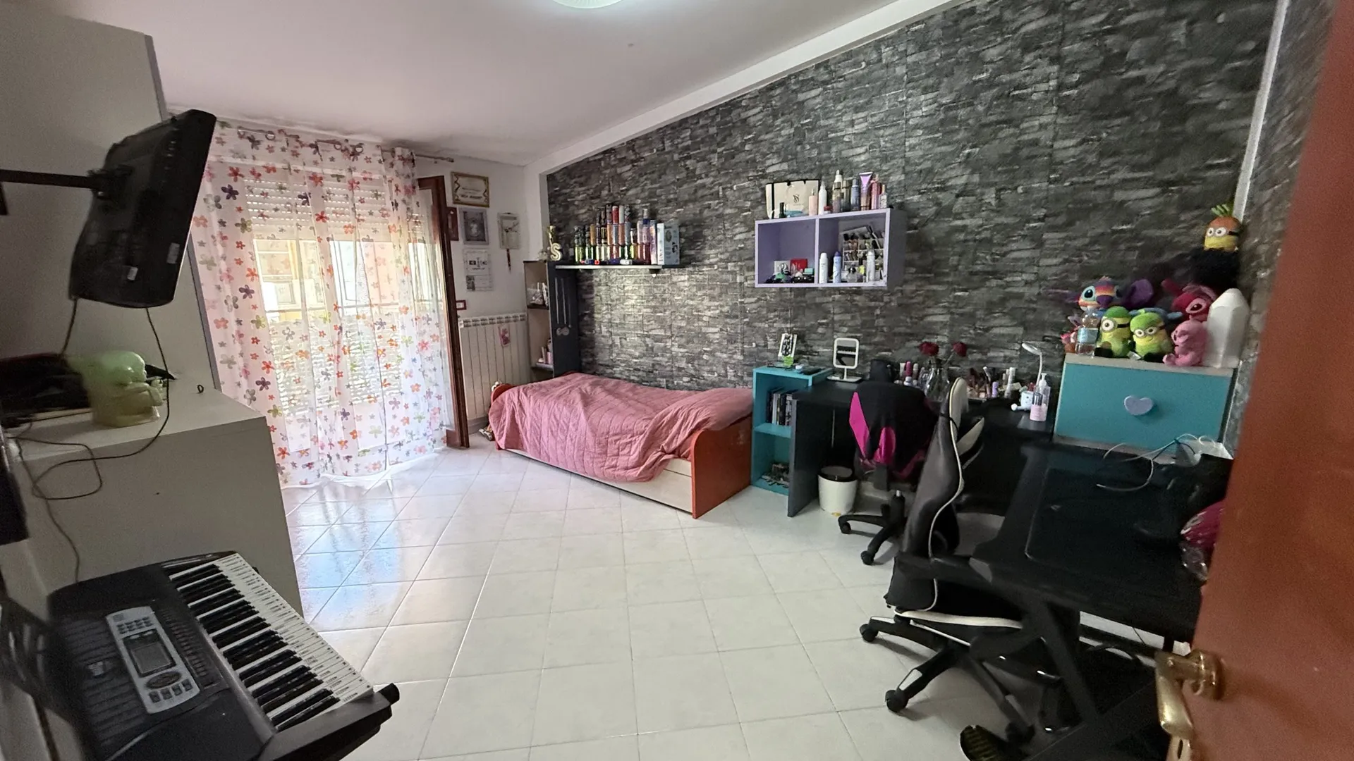 Luminoso appartamento duplex al primo e secondo piano di una palazzina realizzata recentemente in zona residenziale e ottimamente servita.