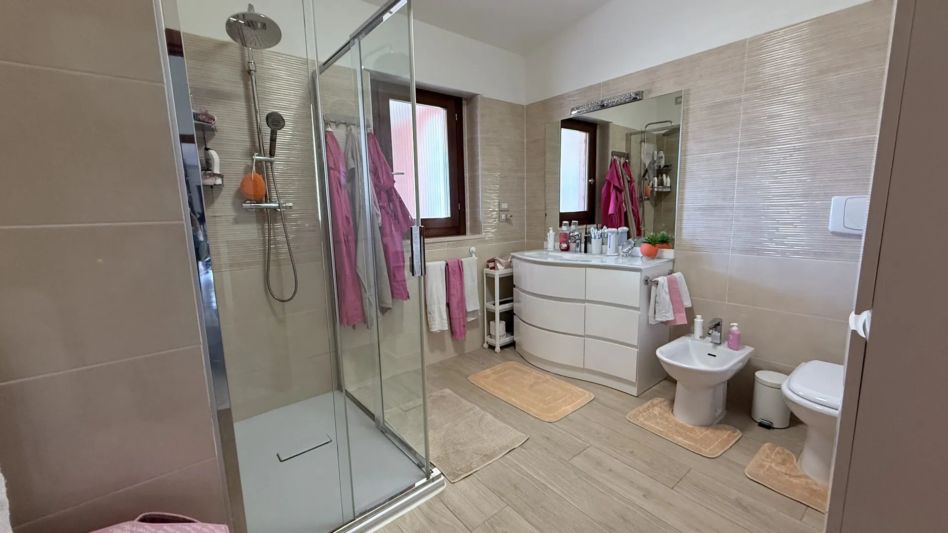 Luminoso appartamento duplex al primo e secondo piano di una palazzina realizzata recentemente in zona residenziale e ottimamente servita.
