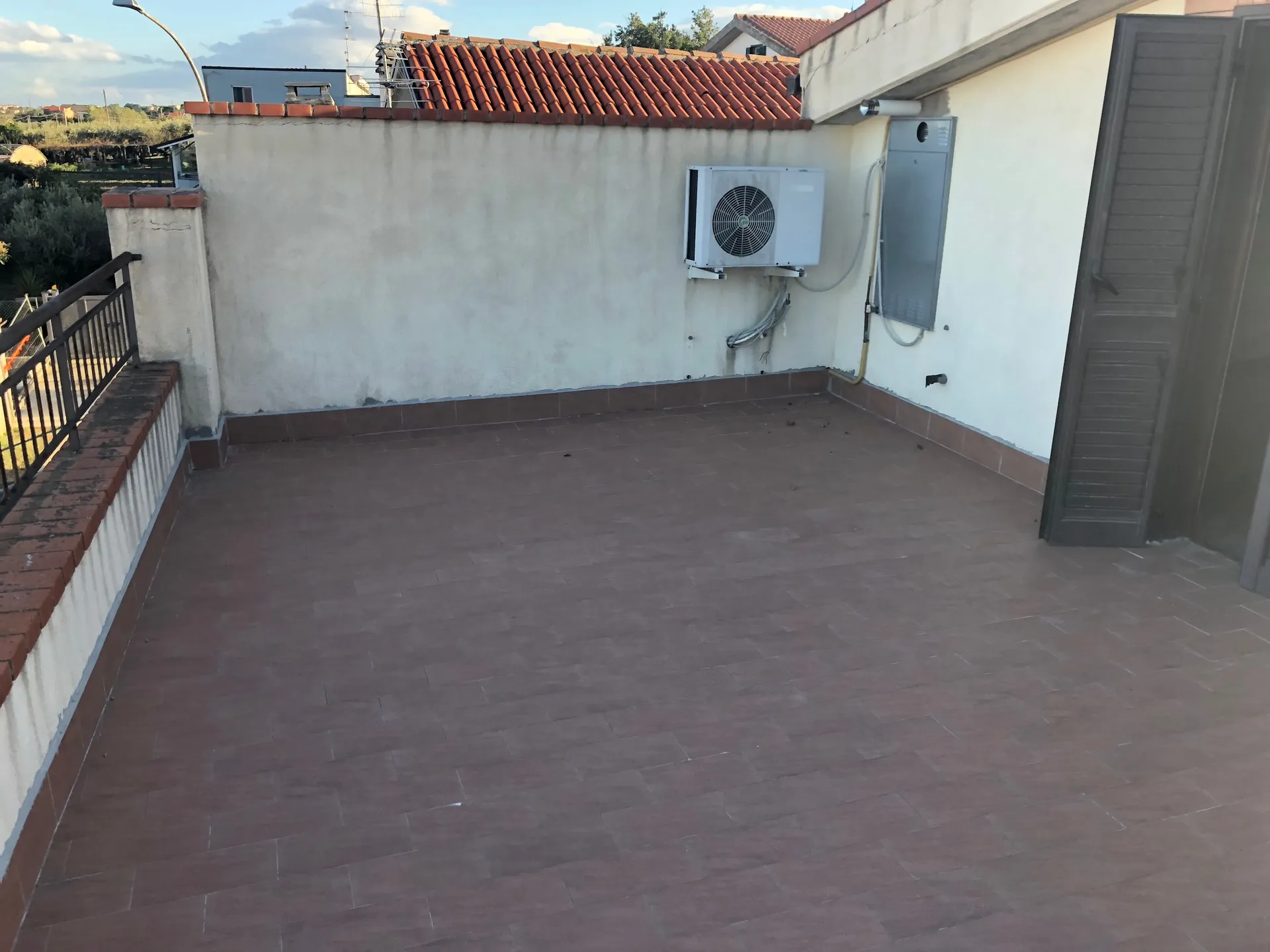 Terracielo in zona panoramica delle prima periferia vastese, ben collegata ai servizi primari.
