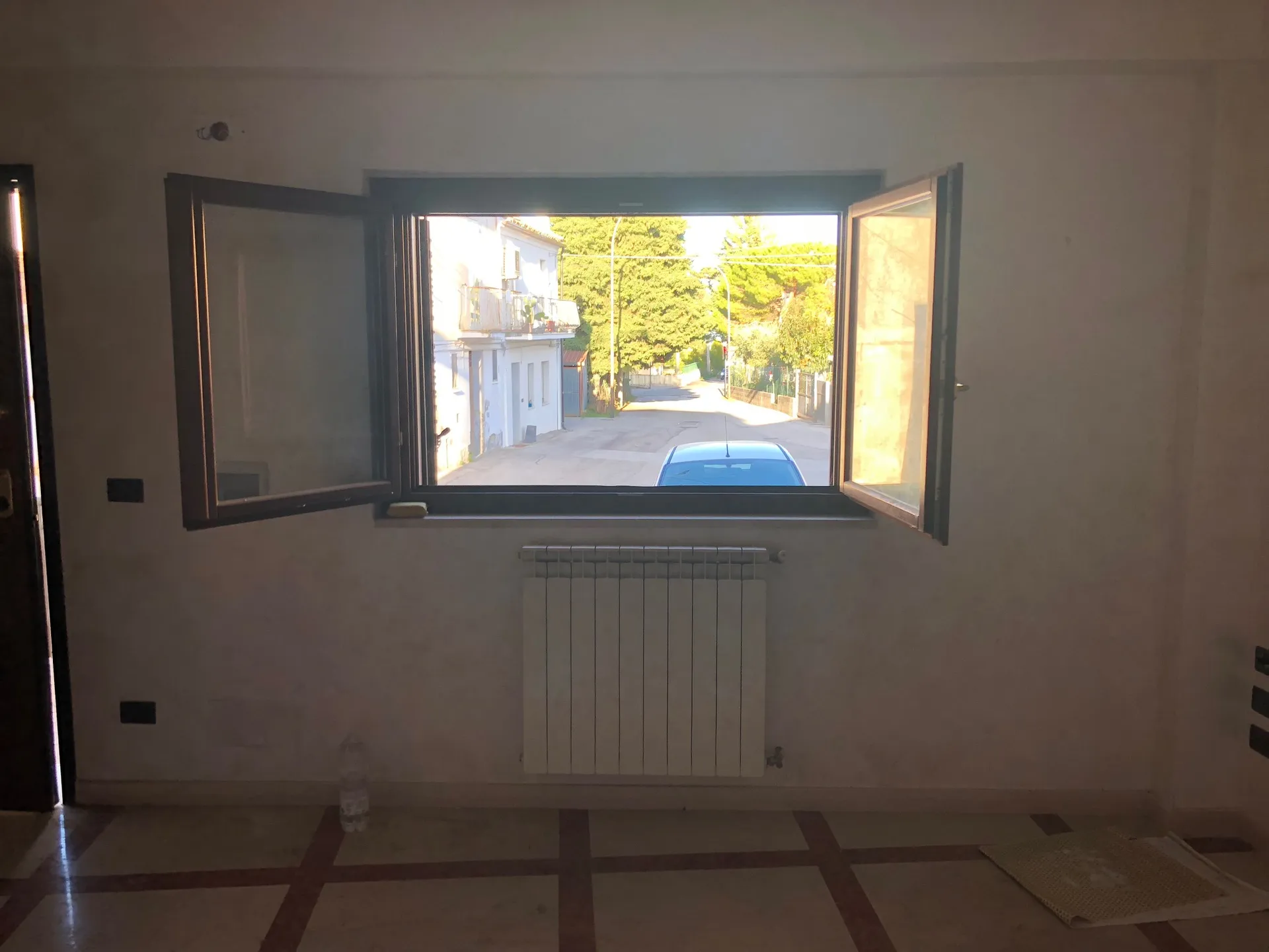 Terracielo in zona panoramica delle prima periferia vastese, ben collegata ai servizi primari.