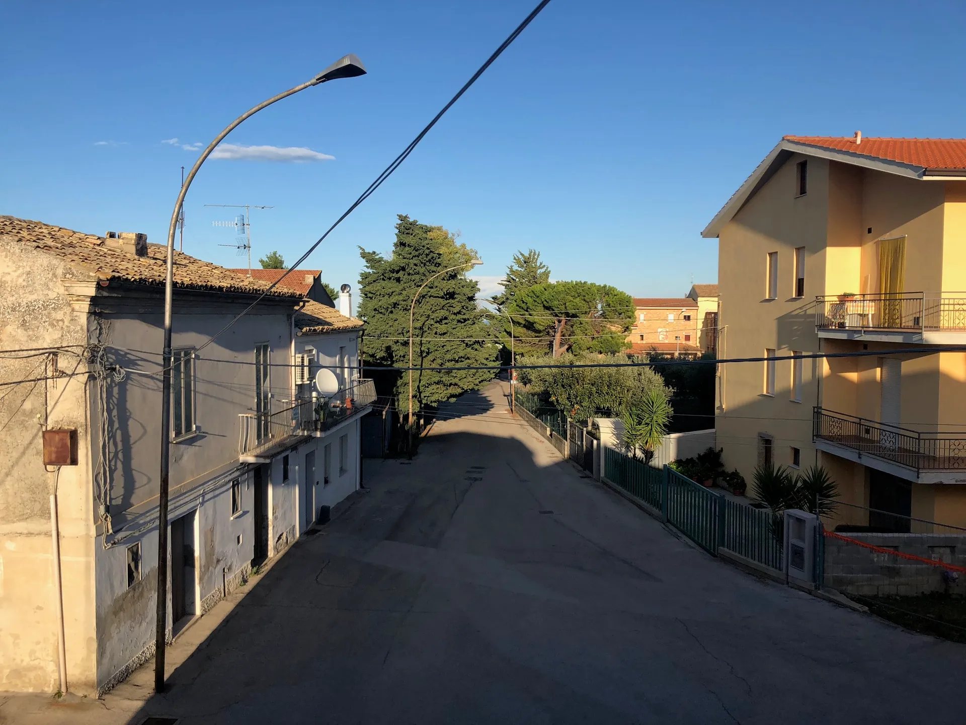 Terracielo in zona panoramica delle prima periferia vastese, ben collegata ai servizi primari.