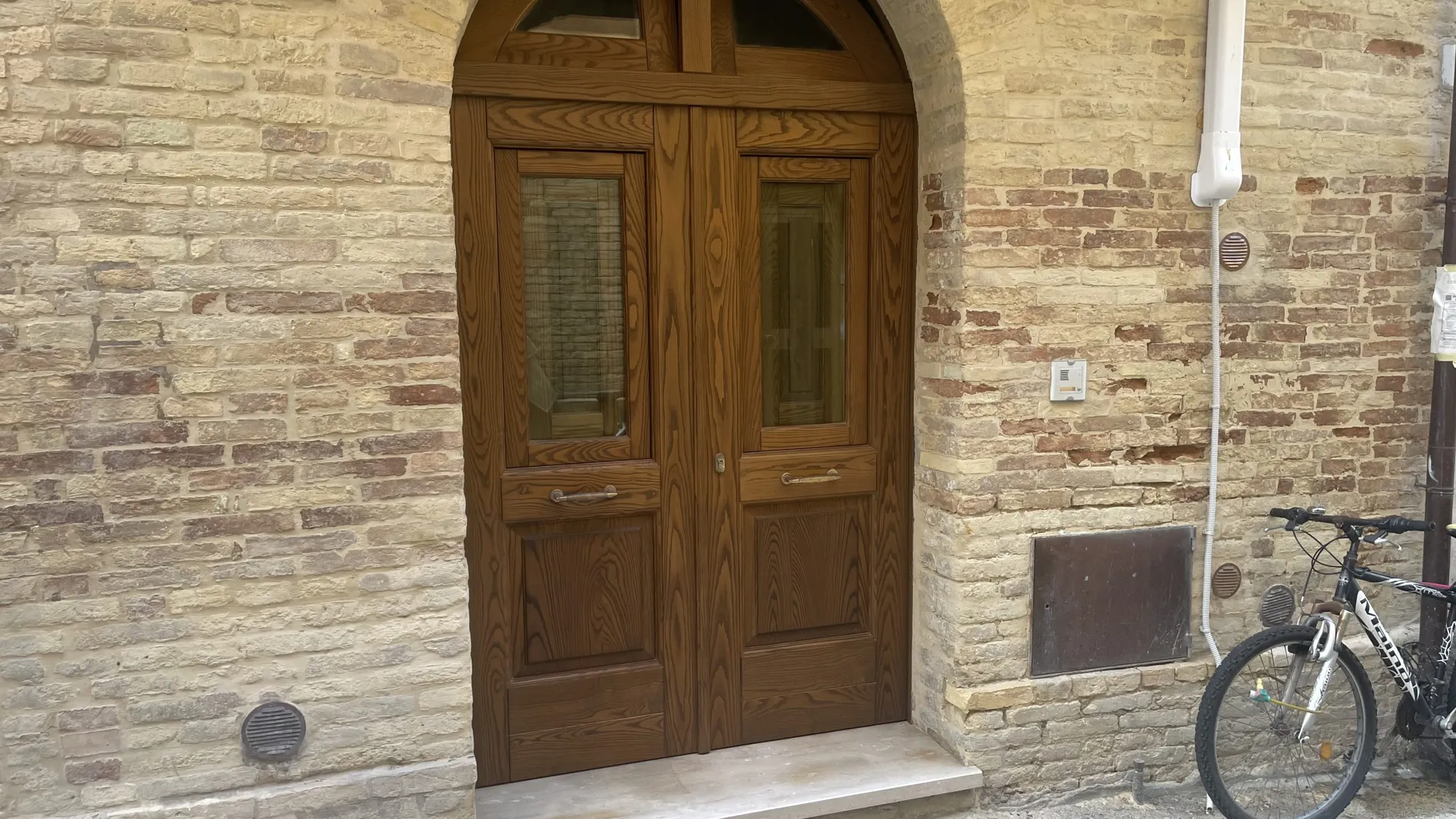 Grazioso monolocale di 40 mq con bagno in zona centrale e servita.