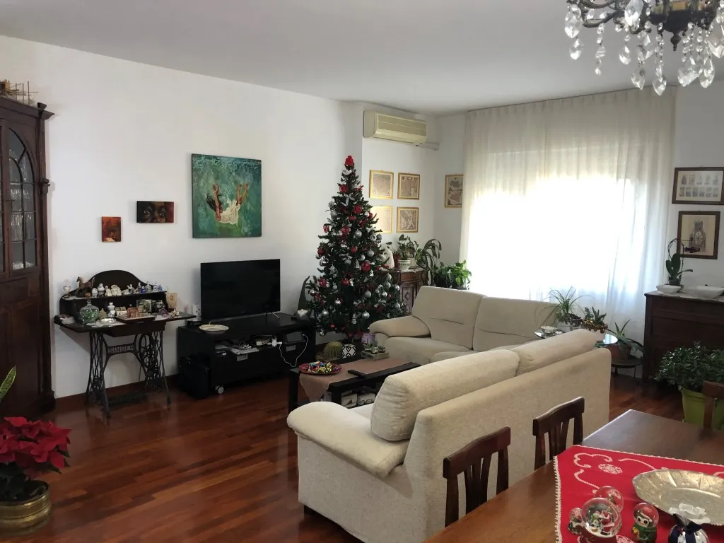 Appartamento zona centrale servita