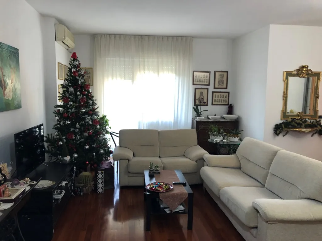 Appartamento zona centrale servita